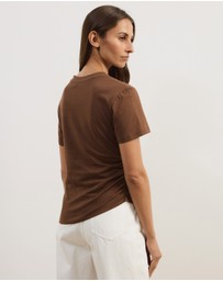 Atmos&Here - Emi Asymmetric Hem T-Shirt