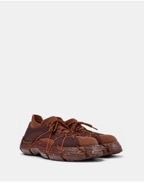 Camper - Trainers Roku