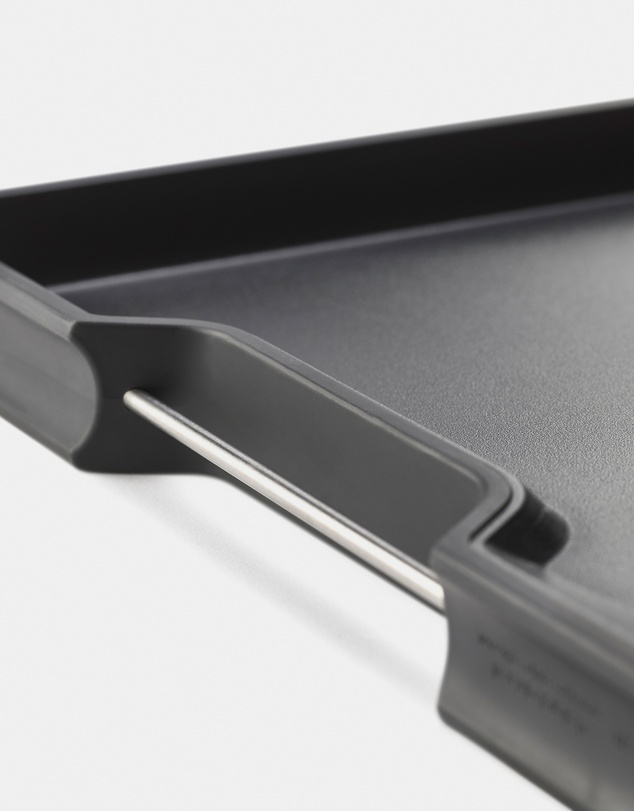 Joseph Joseph - Cut&Carve™ Plus Extra-Large Multi-function Chopping Board (Black)