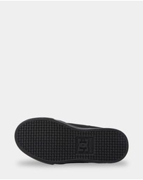 DC Shoes - Boys 8 to 16 Pure V Skate Shoes