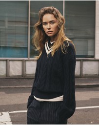Country Road - V-neck Cable Knit