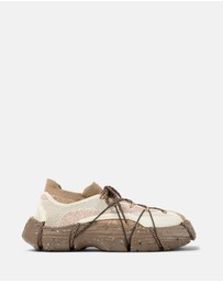 Camper - Trainers Roku