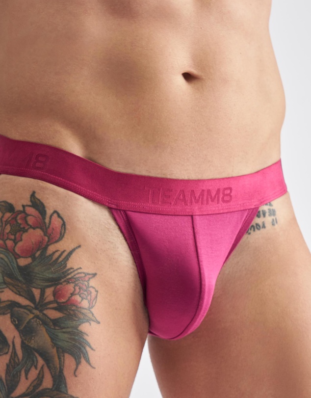 TEAMM8 - Reign Sports Brief