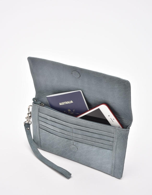 Cobb & Co - Wodonga Leather Wallet with Wristlet