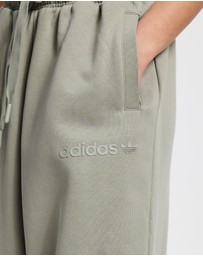 adidas Originals - Essentials Linear Oversized Jogger Pants