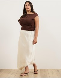 Atmos&Here Curvy - Leoni Asymmetric Lace Satin Skirt