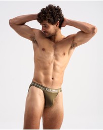 TEAMM8 - Icon Sport Brief