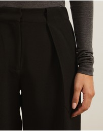 Atmos&Here - Rowen Pleated Barrel Leg Pants