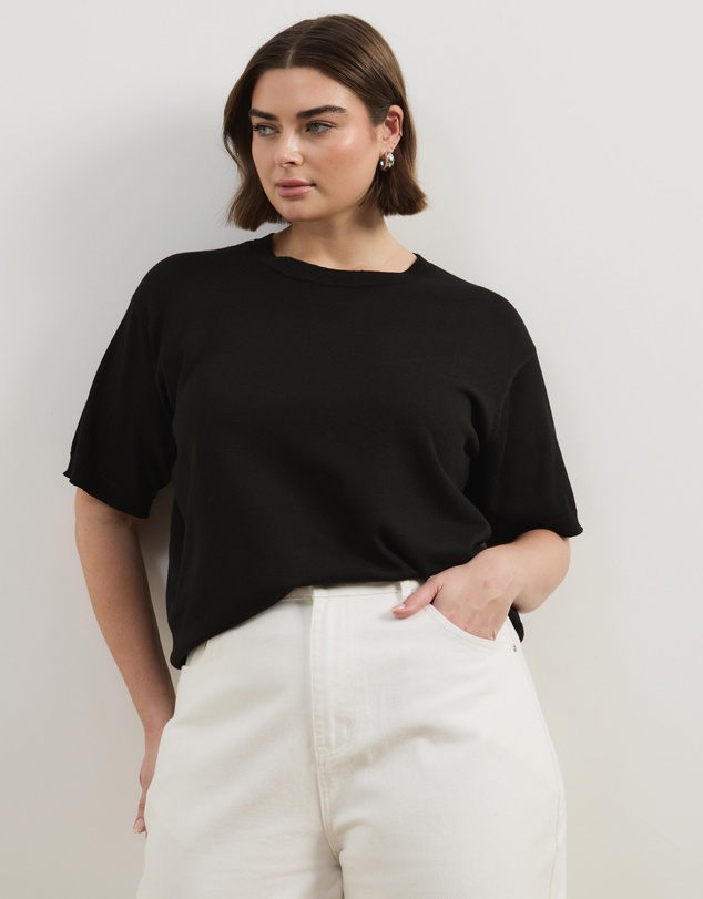 Atmos&Here Curvy - Lana Short Sleeve Oversized Knit Top