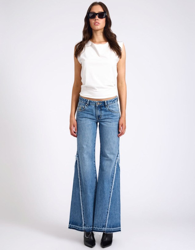 ONE TEASPOON - Johnnies Low Waist Wide Leg Flared Denim Jeans - Pretty Blue