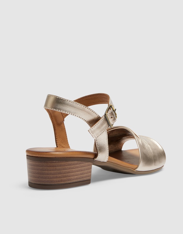 Easy Steps - Maisy