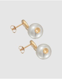 Elli Jewelry - Earrings Ear Hanger Platelet with Shell Core Pearl in 925 Sterling Silver Gold Plated