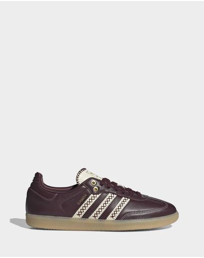 Maroon, Off White & Gum