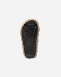 Ozwear Connection Uggs - Ugg Signature Shearling Slippers