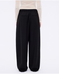 Minima Esenciales - Lowen Barrel Leg Suit Pants