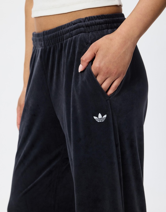 adidas Originals - Essentials Velour Pants