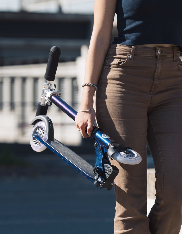 Micro Scooters - Micro Sprite 2 Wheel Folding Scooter Pearl with LED wheels