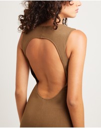 Alice In The Eve - Dahlia Curve Cut Out Maxi Dress