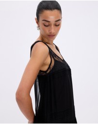 Minima Esenciales - Amelia Lace Panel Maxi Dress