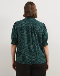 Atmos&Here Curvy - Brodie Puff Sleeve Blouse