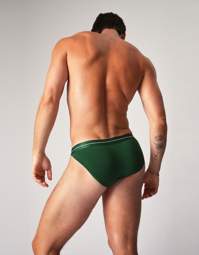 TEAMM8 - Icon Sports Brief