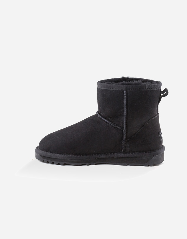 Ozwear Connection Uggs - Ugg Classic Mini Boots (Water Resistant)