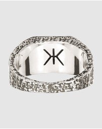 Kuzzoi - ICONIC EXCLUSIVE - Oxidized 925 Silver Ring with Hexagonal Black Enamel Inlay