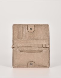Cobb & Co - Stirling Leather Smart-Phone Card Holder Crossbody Wallet