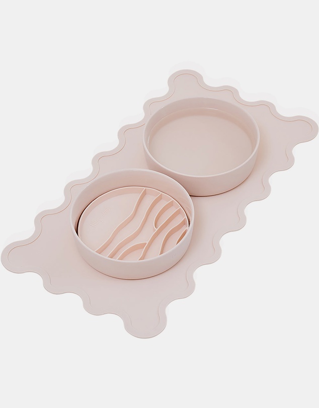 Lilly + Dash - Dog Eat and Drink Set – 2 Bowls + Lick Insert + Wave Placemat Set
