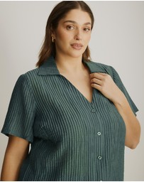 Atmos&Here Curvy - Calista Plisse Shirt