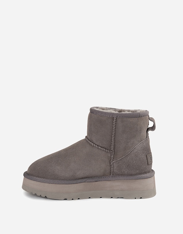 Ozwear Connection Uggs - Ugg Classic Platform Mini Boots (Water Resistant)