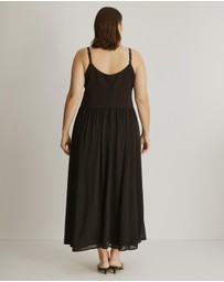 Atmos&Here Curvy - Amie Contrast Pleat Skirt Maxi Dress