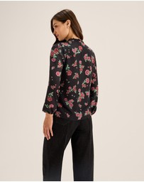 Review - Cameo Blouse