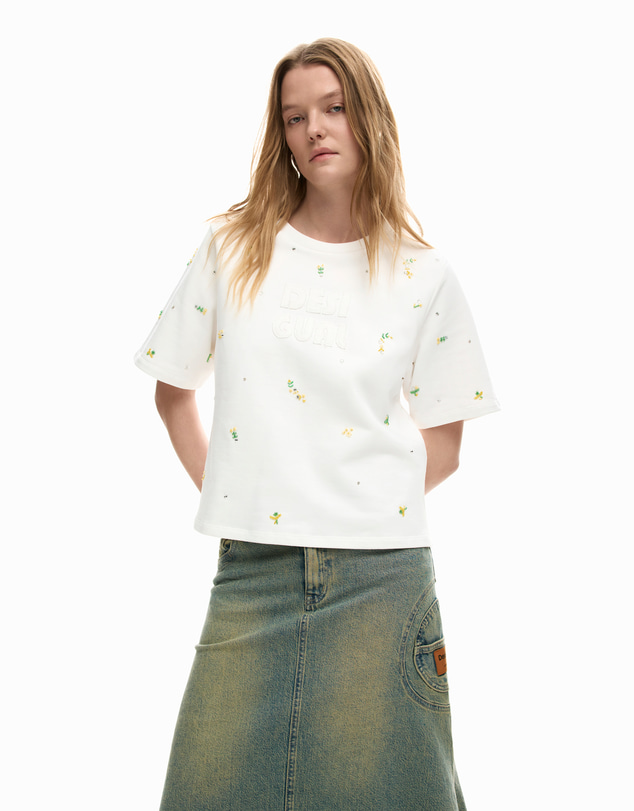 Desigual - T-shirt with logo appliqués