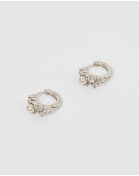 Izoa - Carina Huggie Silver Clear