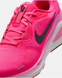 Nike - Structure 26 - Women's