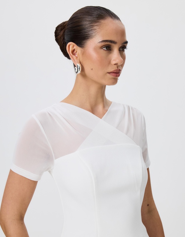 Tussah - Olivia V-Neck Crepe Top