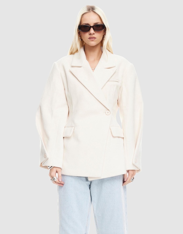 Lioness - Heart Shaped Coat - ICONIC EXCLUSIVE
