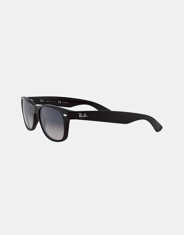 Ray-Ban - New Wayfarer Classic Polarised RB2132
