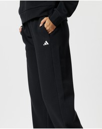 adidas Sportswear - Essentials Small Logo Feel Cozy Open-Hem Pants