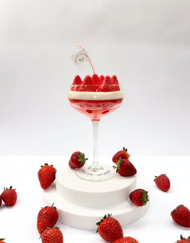 Don't Eat My Candle - Strawberry Martini Cocktail Candle - Triple Pour (310g)