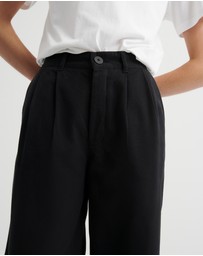 Kowtow - Franz Pant