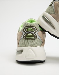 New Balance - 725v1 - Men's