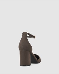 Verali - Eli Closed Toe Block Heels