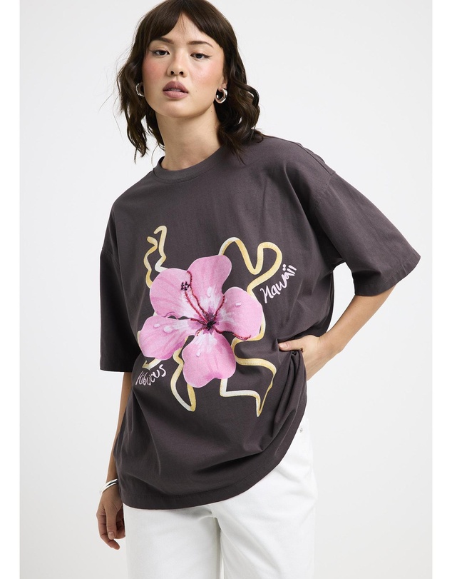 Subtitled - Hawaii Hibiscus Oversized T-Shirt