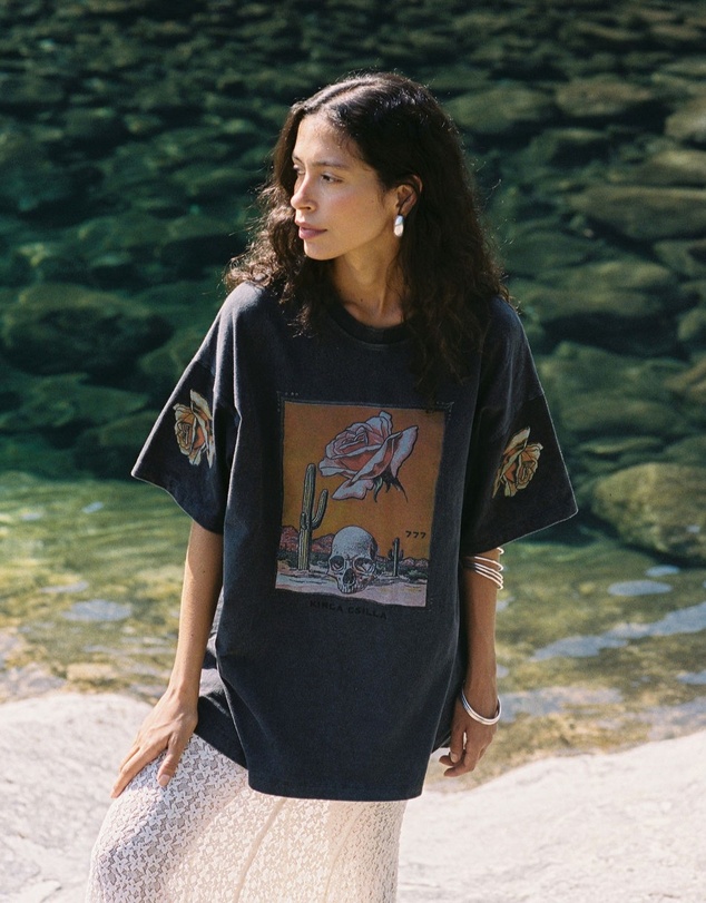 KINGA CSILLA - Desert Rose Tee