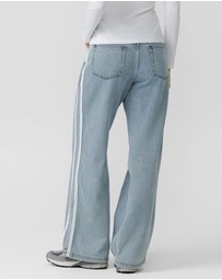 Lorna Jane - Nostalgia Light Wash Denim Pants