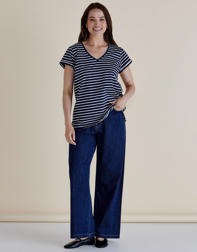 Betty Basics - Ayla V-Neck Tee