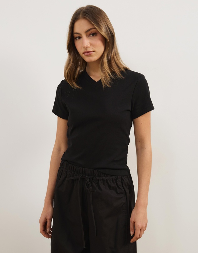 Atmos&Here - Nova High V-Neck Baby Tee