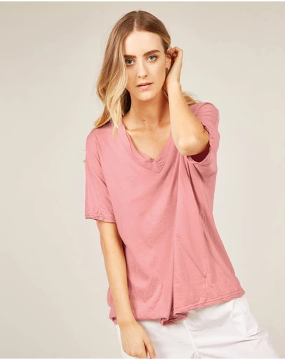 Primness - Loose V Tee